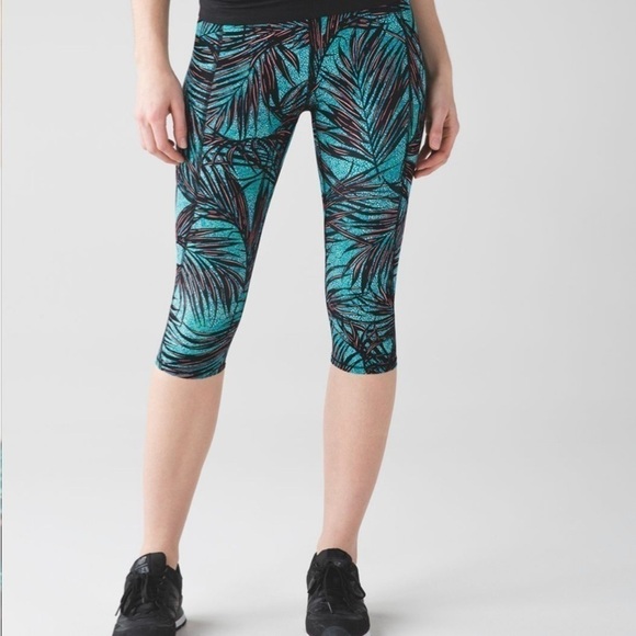🌸Host Pick🌸 Lululemon Tight Stuff Crop Pant  Palm Lace Tofino Teal Multi … - Picture 1 of 6